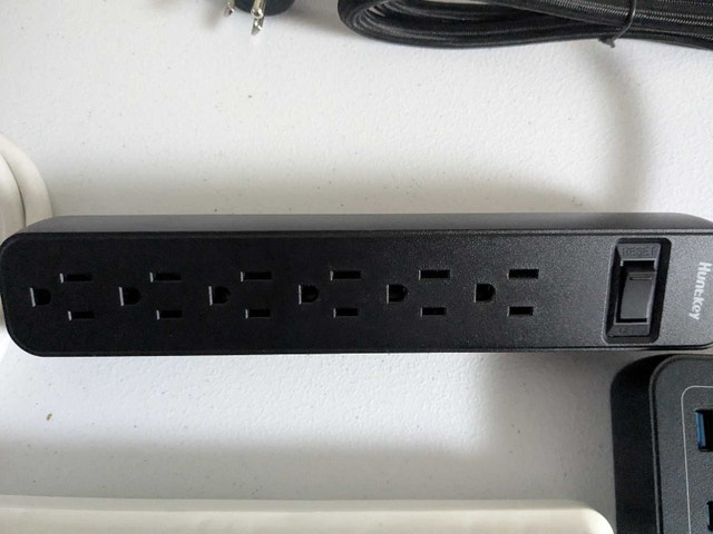 Power bar Surge Protector (READ AD) - photo 2