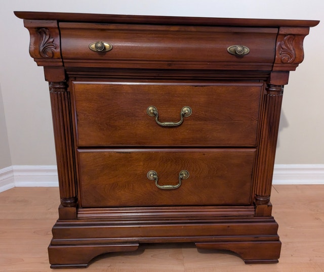 Classy Bedroom Mahogany Nightstand