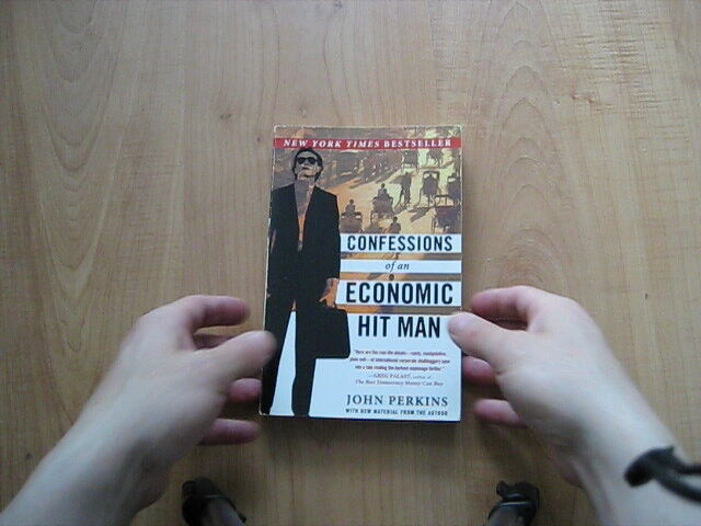 Confessions of an Economic Hit Man Paperback