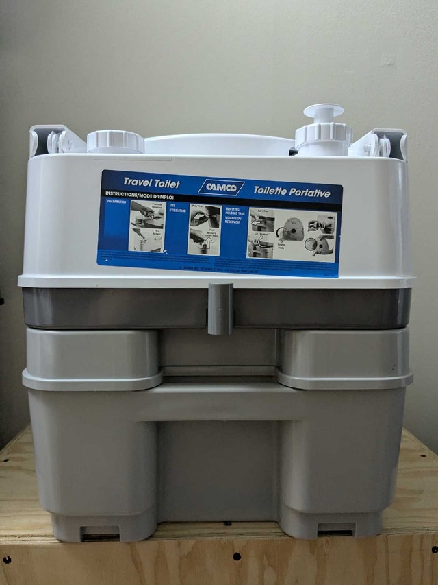 Camco 5.3 gallon portable toilet (RV/Camp life) - photo 2