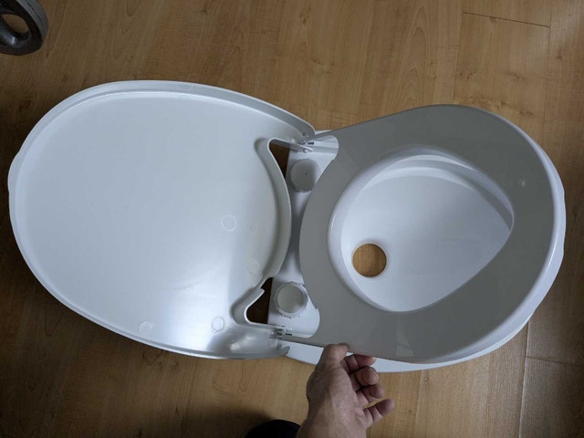 Camco 5.3 gallon portable toilet (RV/Camp life) - photo 5