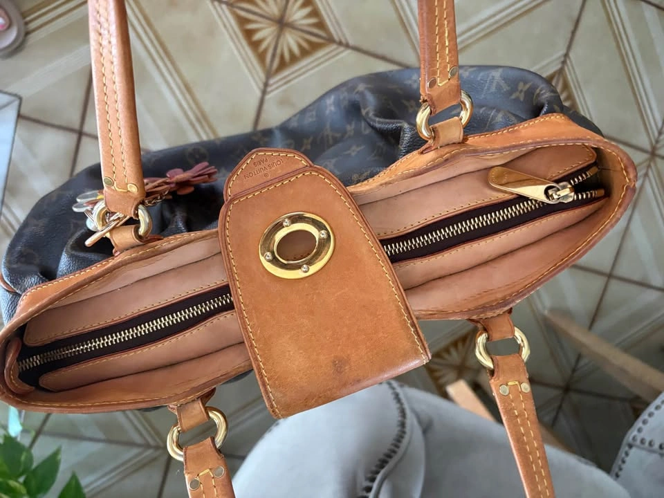 Authentic Louis Vuitton - photo 3