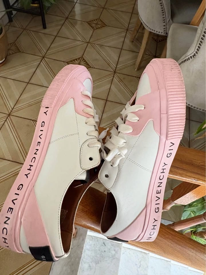 Authentic Givenchy Sneakers - photo 3