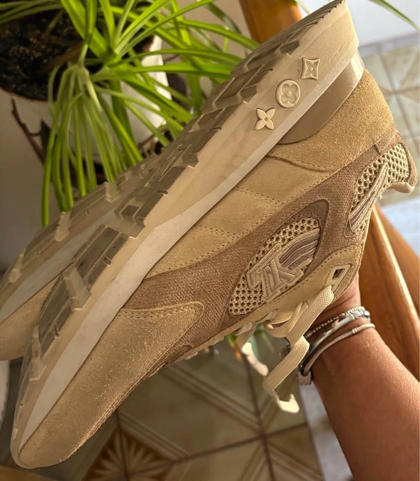 Authentic Louis Vuitton Sneakers - photo 4