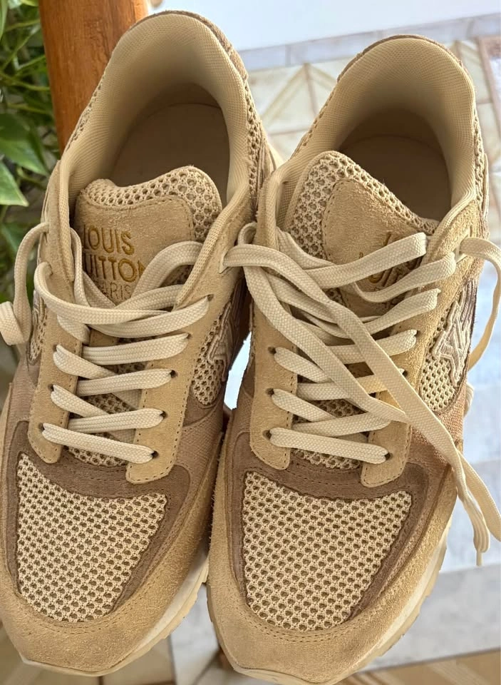 Authentic Louis Vuitton Sneakers - photo 5