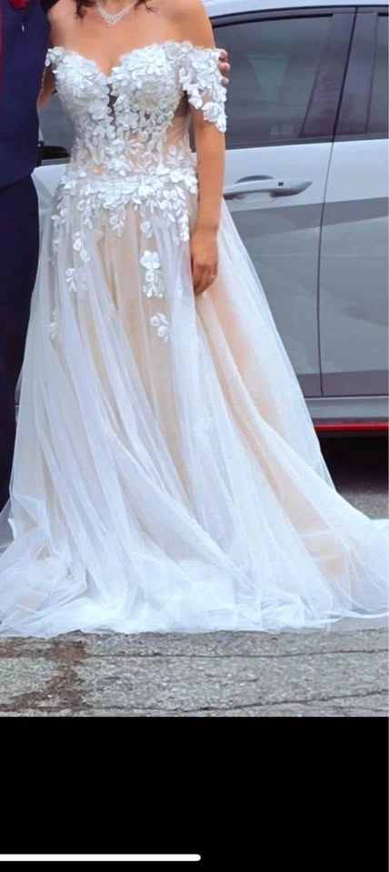 Wedding dress - photo 2