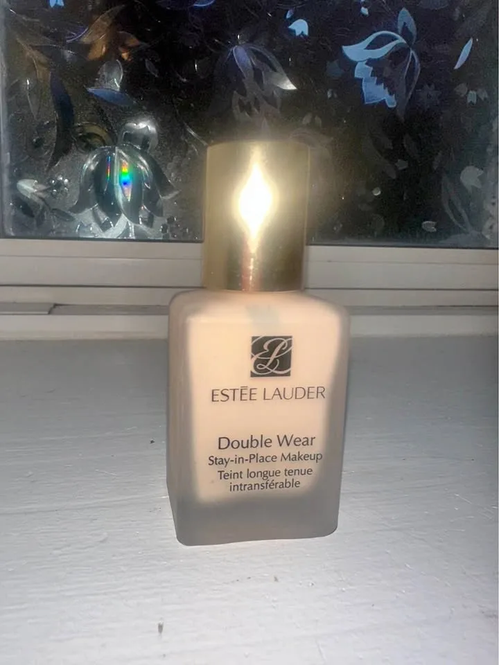 Foundation Estée Lauder Alabaster
