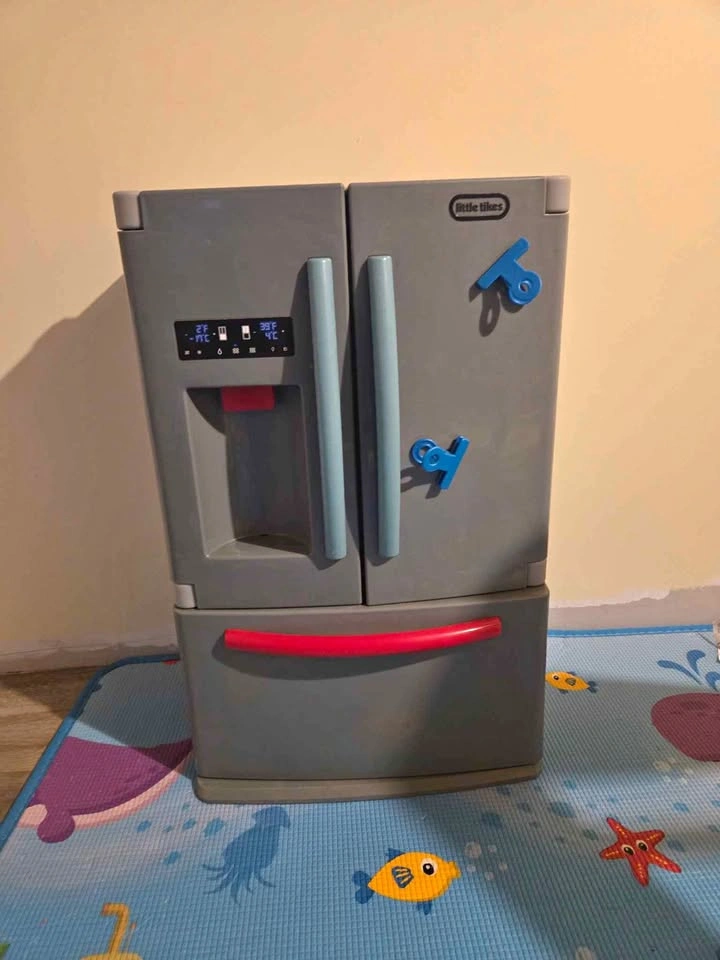 Little Tikes Refrigerator