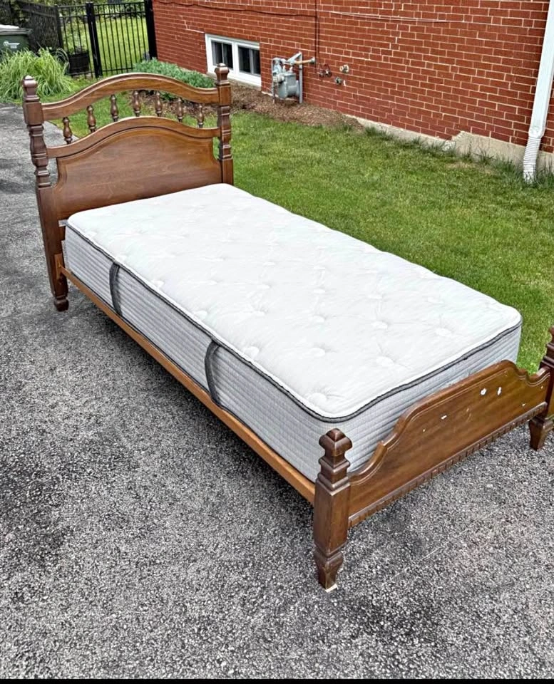 Vintage Twin Bed Frame Headboard/footboard/rails
