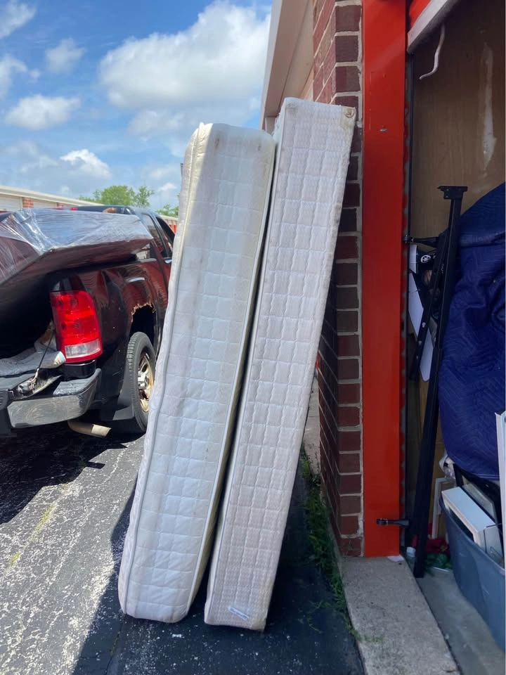 Comfy Twin Mattress and Box Spring, thick mattress cover $10 - photo 3