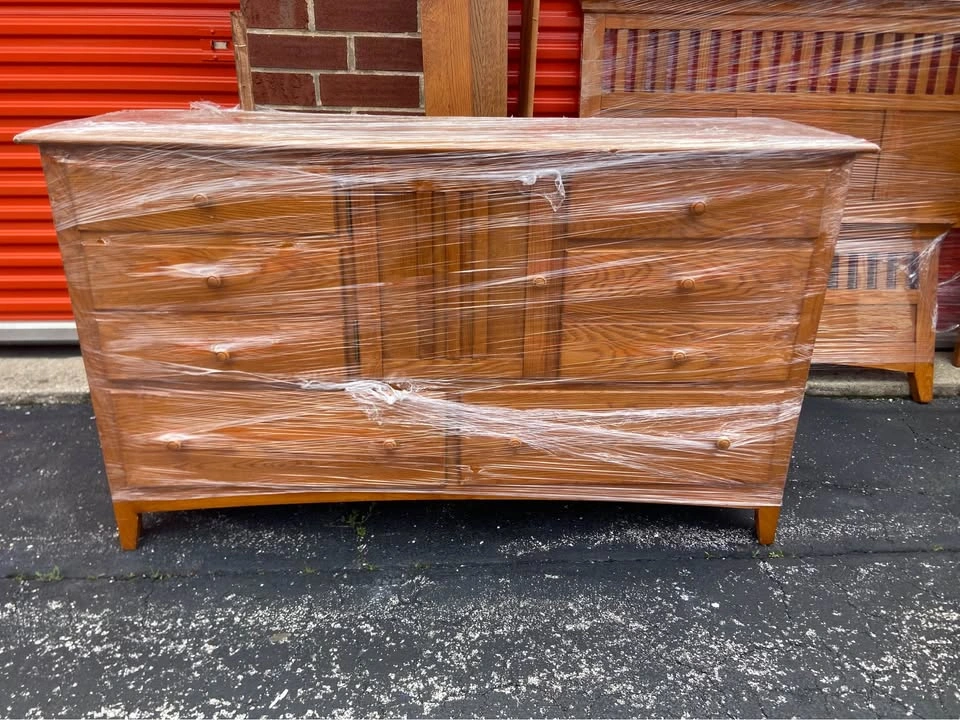 Oak Mission Style 4-Piece Bedroom Set (full/queen bed frame) - photo 2