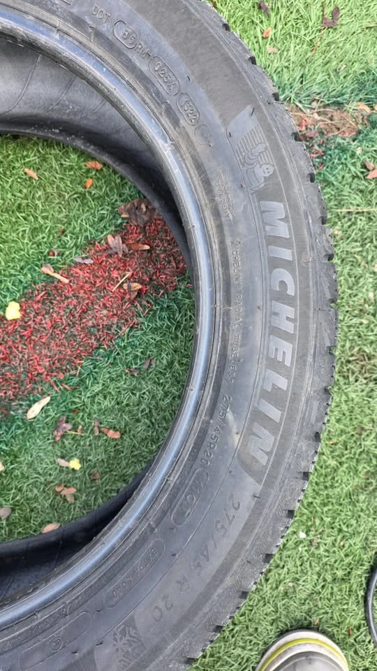 275/45/20 Michelin winter tires 85% tread - photo 2