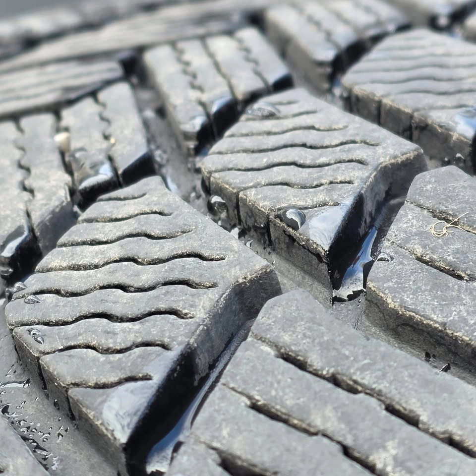 275/45/20 Michelin winter tires 85% tread - photo 4