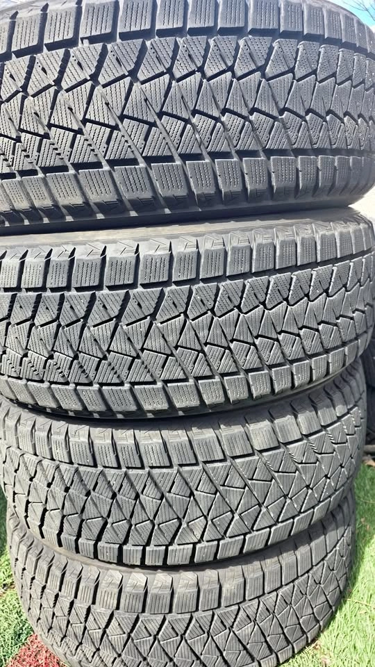 225/55/19 Bridgestone winter tires 85% tread