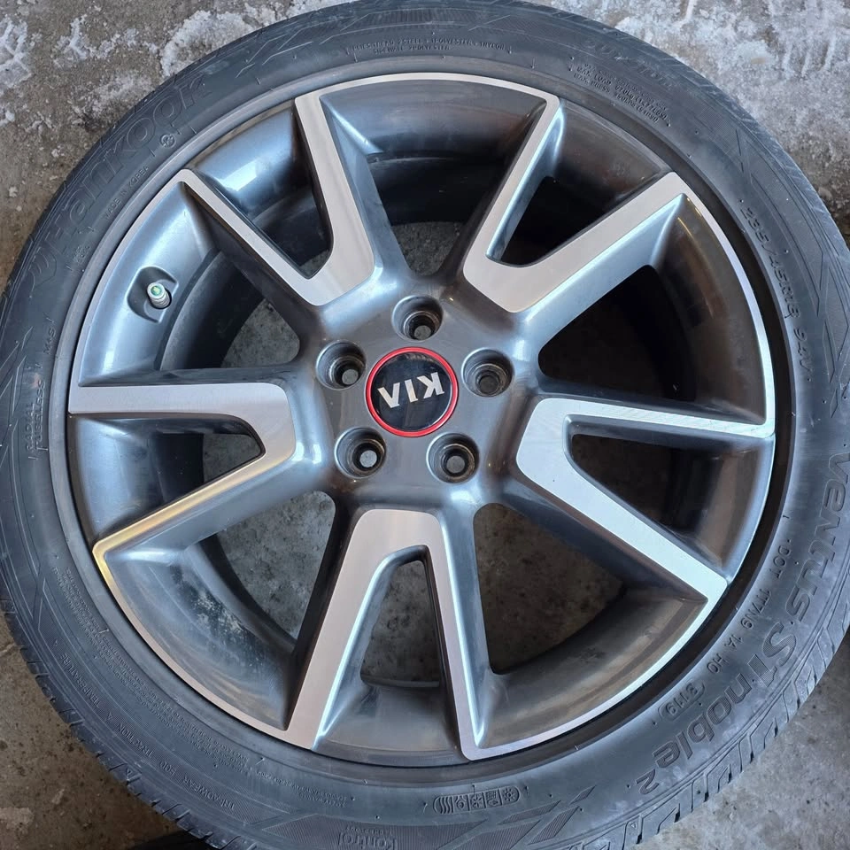 235/45/18 Hankook Tires with Kia OEM Alloy Rims 5x114.3 - photo 4