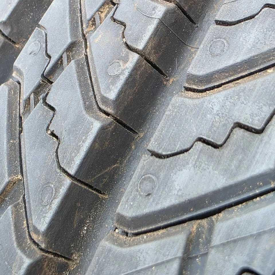 265/65/18 Michelin Primacy LTX all season tires 99% - photo 5