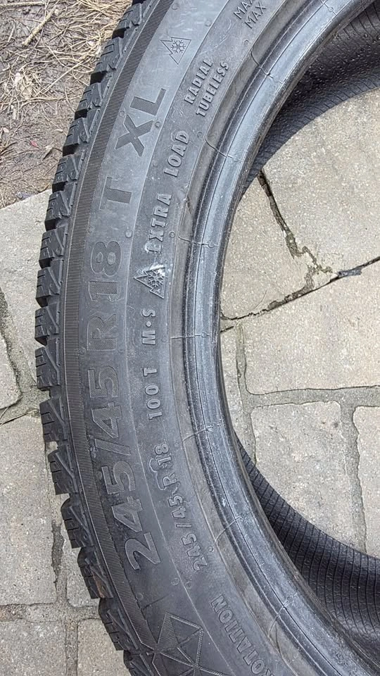 245/45/18 Continental winter tires 90% tread - photo 2