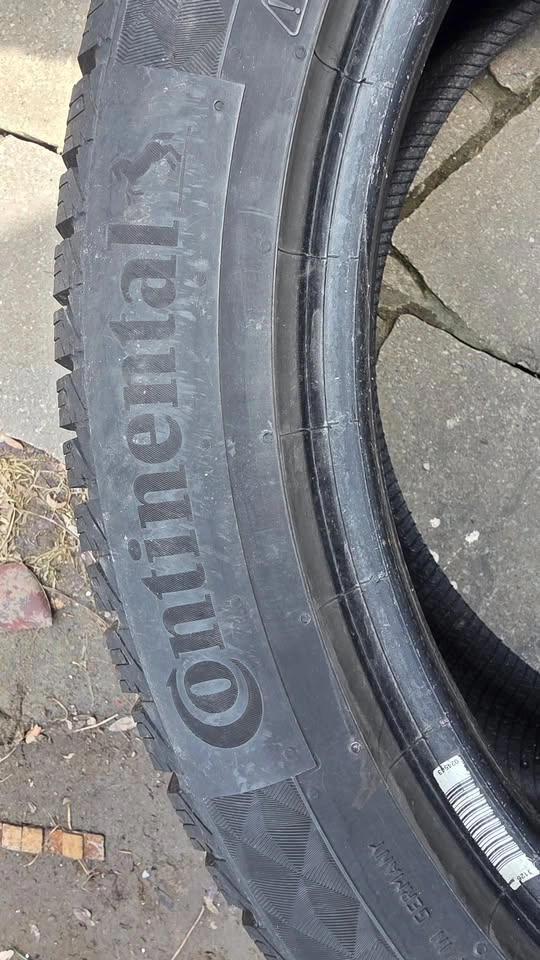 245/45/18 Continental winter tires 90% tread - photo 3