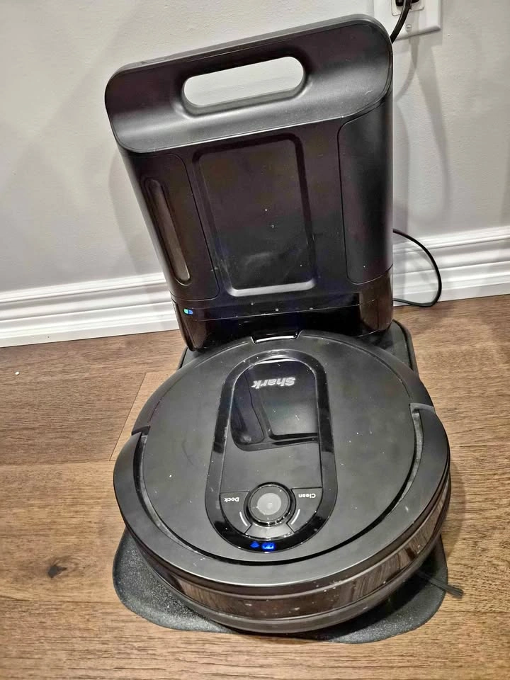 Shark IQ Robot Vacuum with Self-Empty Base
