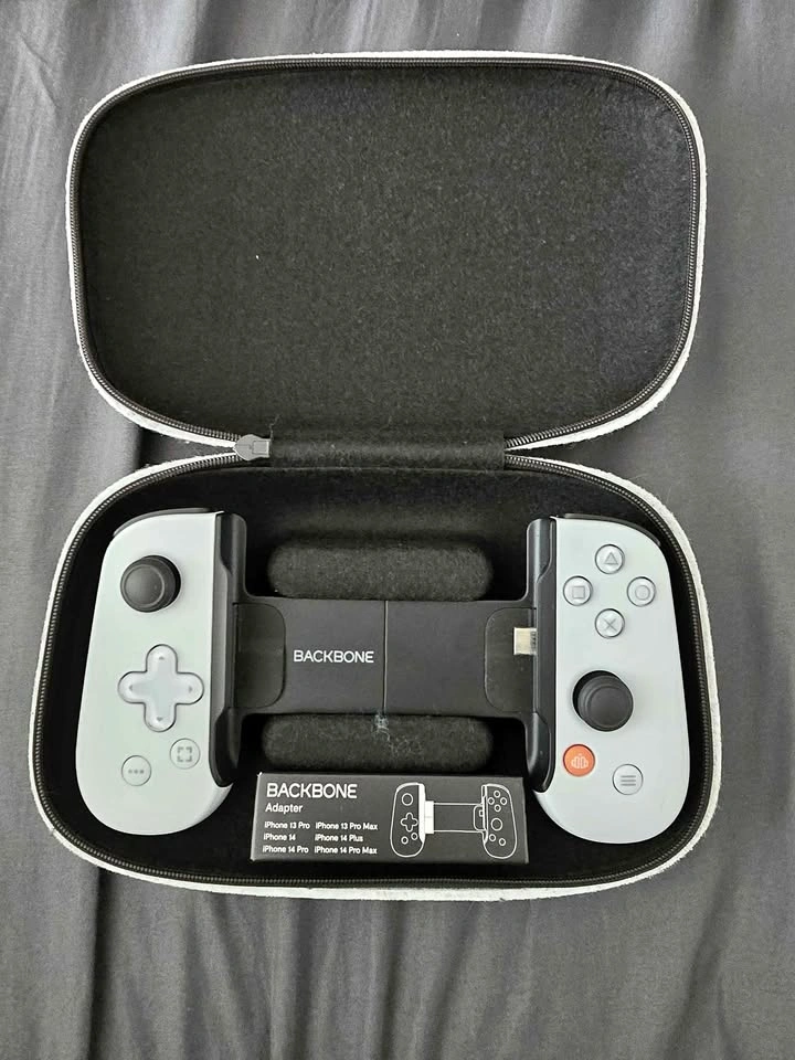 Backbone Playstation Edition w/Case