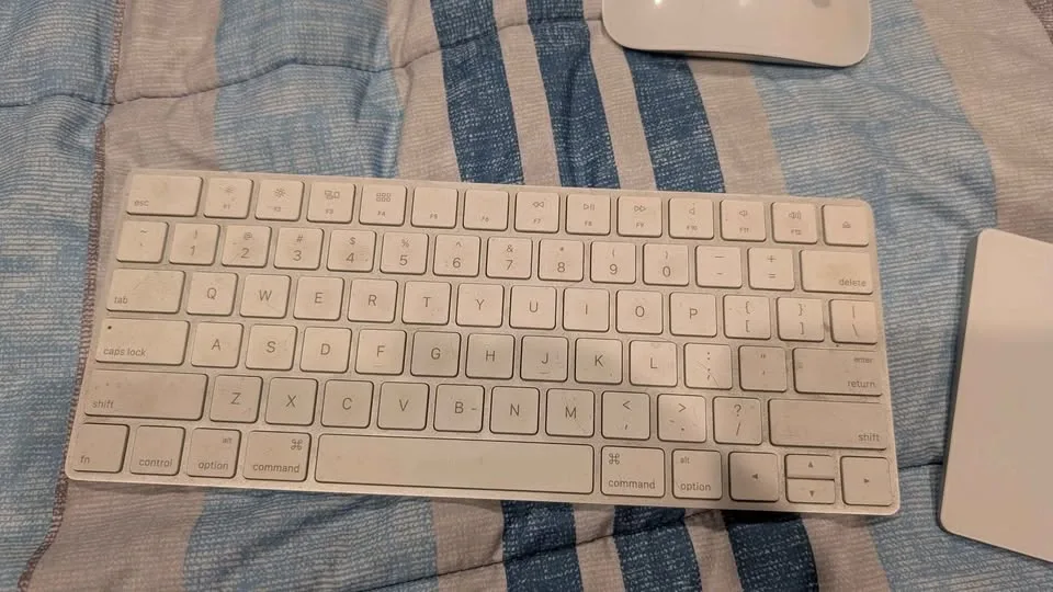 Original Apple Keyboard, Mouse and Trackpad - photo 2