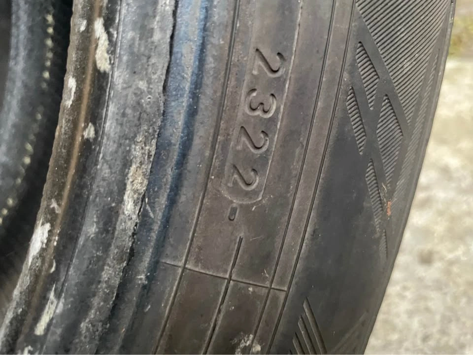225/55R19 Yokohama All Season Tires - set of 2 - photo 4
