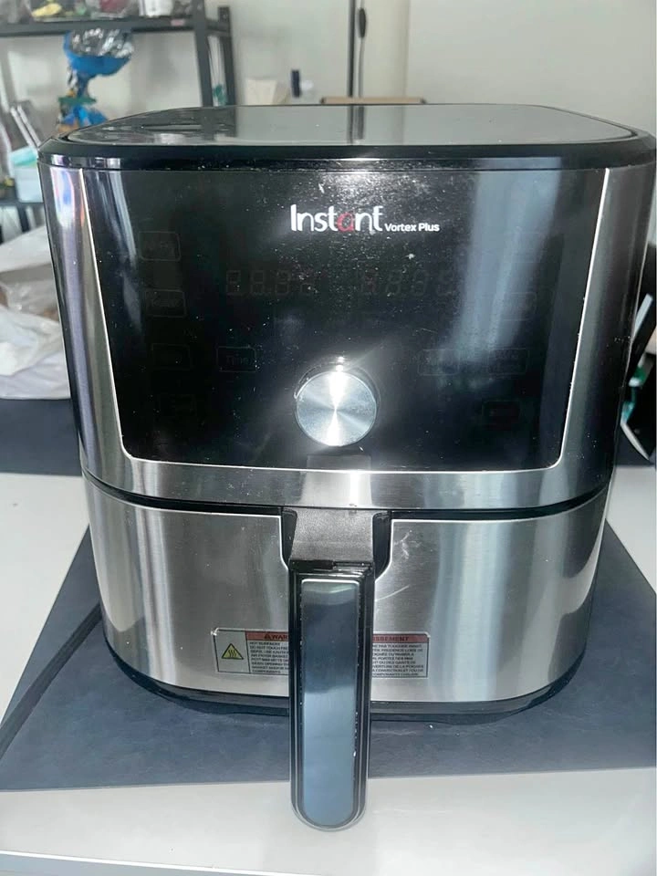 Instant Vortex Plus Air Fryer – Excellent Working Condition