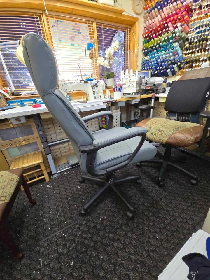 Staples Rutherford Ergonomic Faux Leather Swivel Office Chair - photo 4