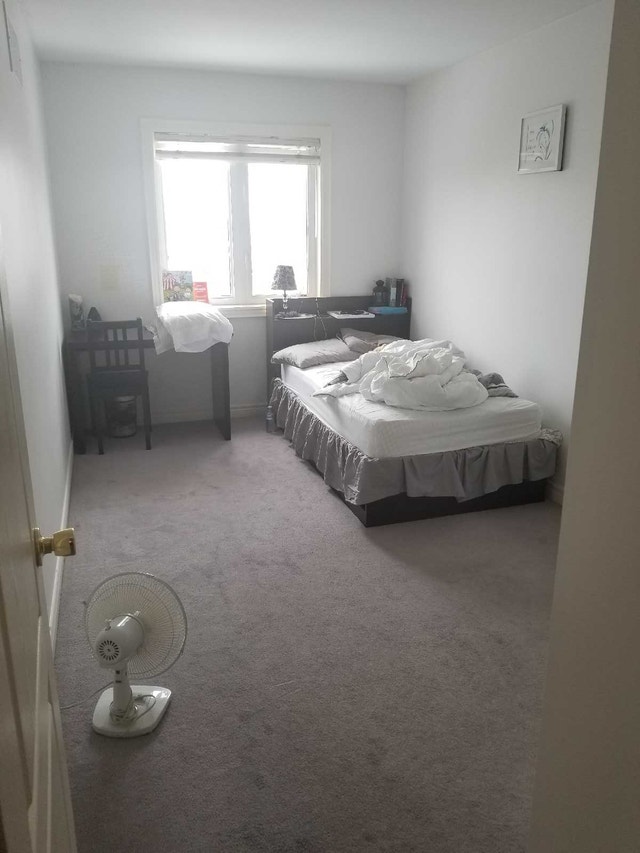 Bright furnished room, walk-in, next to Finch West TTC! - photo 3