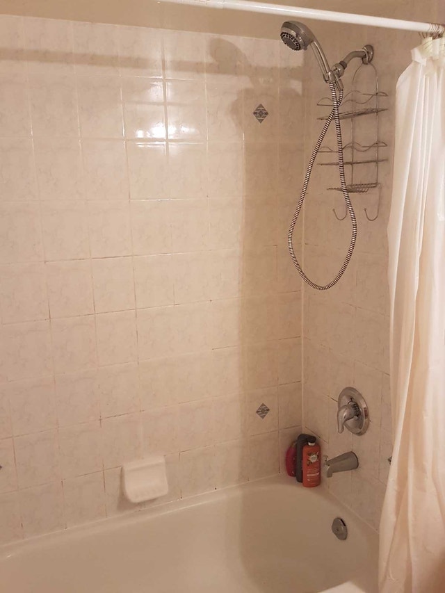 Bright furnished room, walk-in, next to Finch West TTC! - photo 5