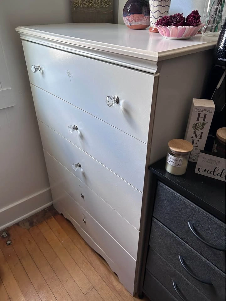 Crystal nob 5-drawer dresser - photo 2