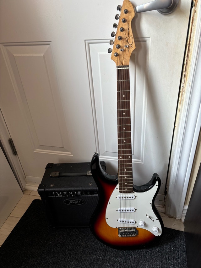 Peavey EXP Raptor Electric Guitar and Peavey Amp - Set