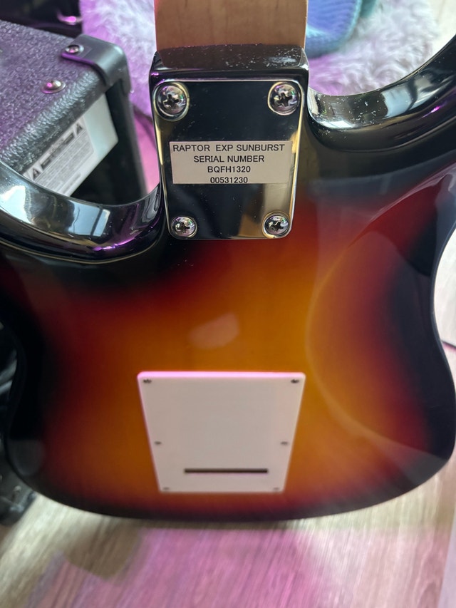 Peavey EXP Raptor Electric Guitar and Peavey Amp - Set - photo 5