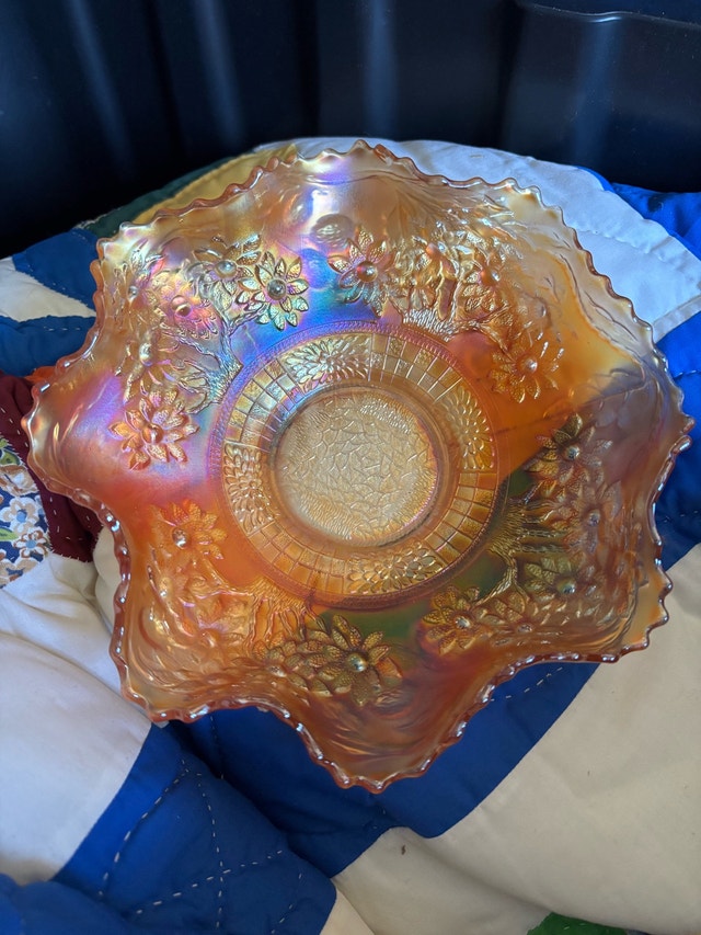 Marigold Carnival (Fenton?) Glass Bowl