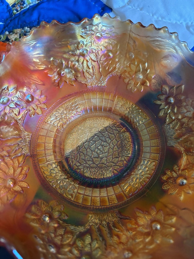 Marigold Carnival (Fenton?) Glass Bowl - photo 2