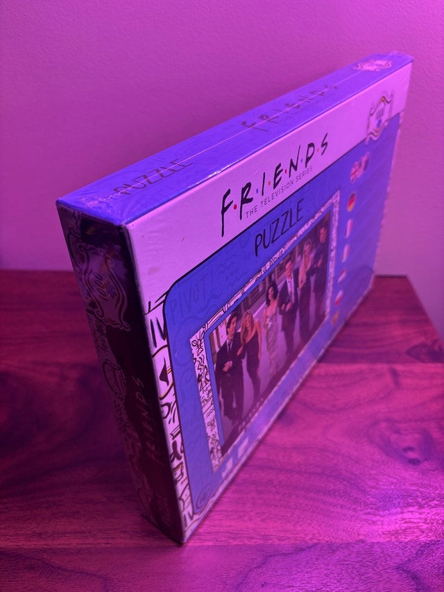 Friends 1000 Piece Puzzle - photo 3