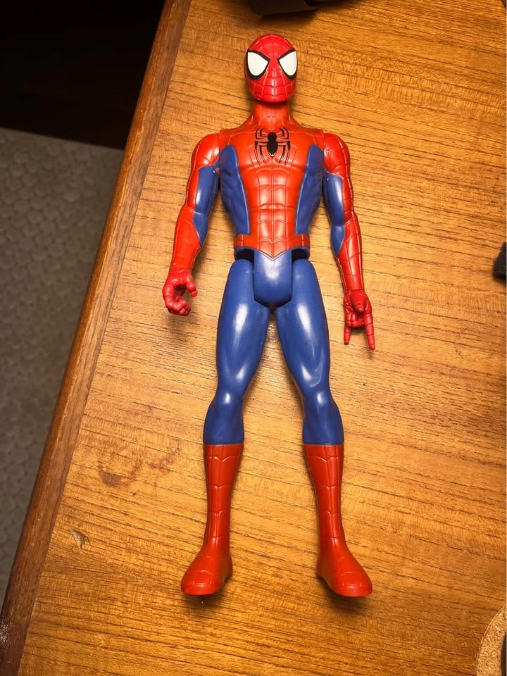 Large Spider-Man Action Figure - photo 4
