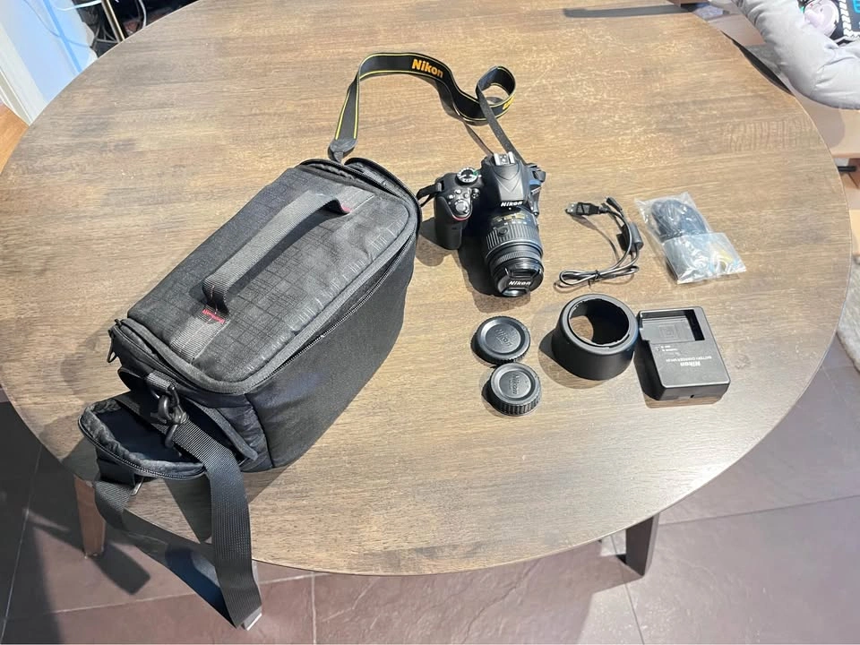 Nikon D3300 DSLR Camera Kit - photo 2