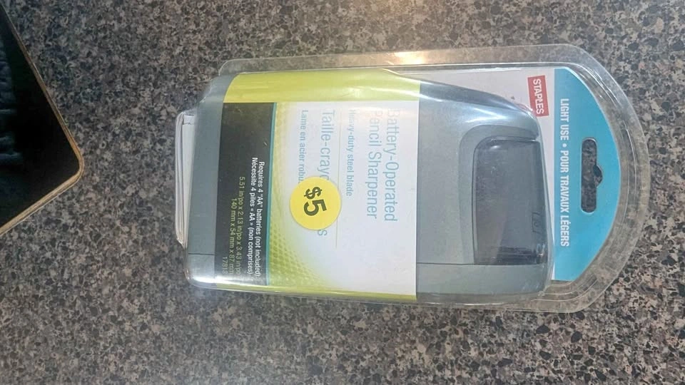 Staples Battery-Operated Pencil Sharpener