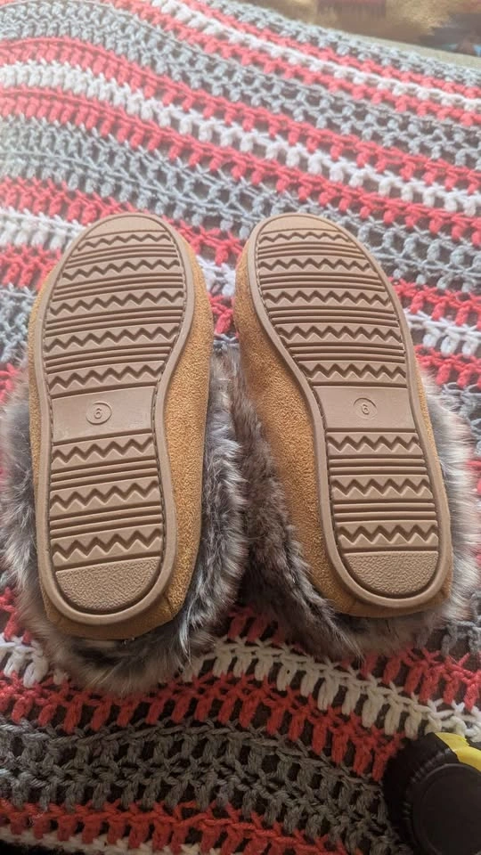 Wind River Moccasin Slippers - photo 2