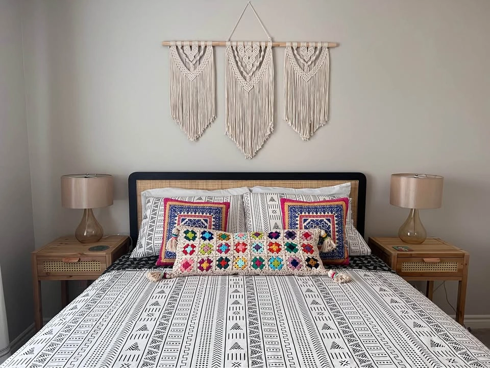 Queen steel bed frame with rattan head and foot board - photo 3