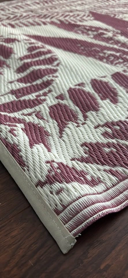 Reversible 4’ x 6’ Outdoor Rug - photo 3