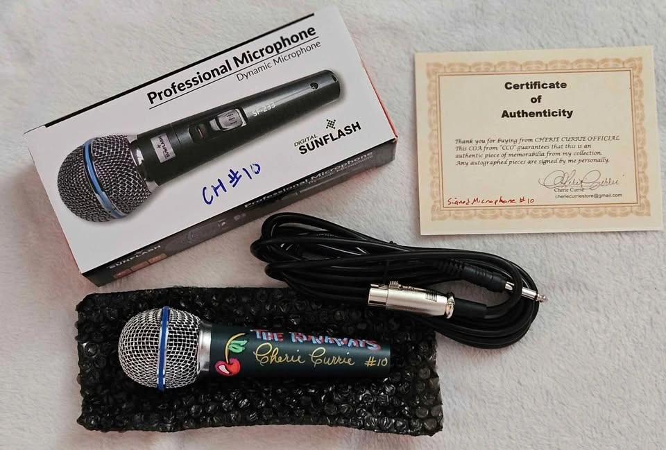 Cherie Currie The Runaways Signed Microphone w/ Artwork - photo 5