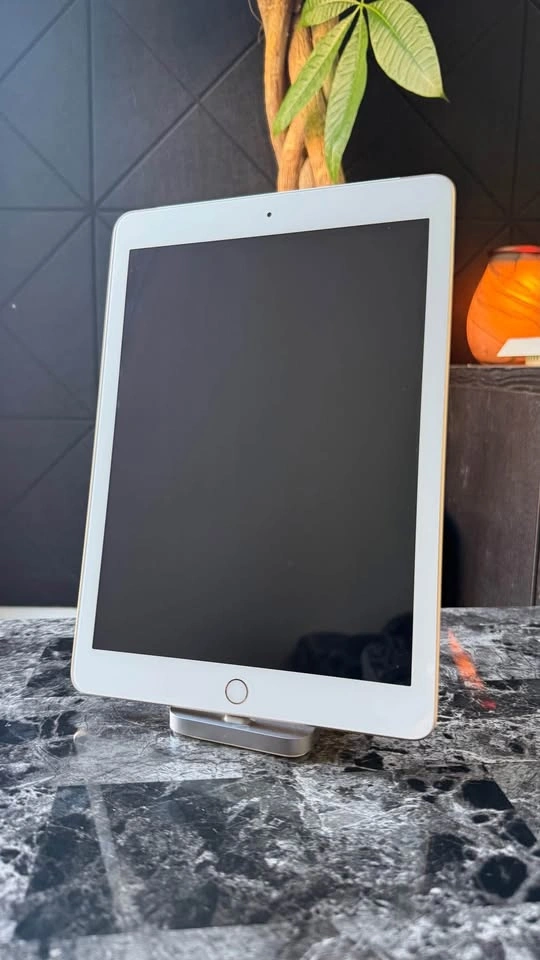 iPad 5th gen 128gb