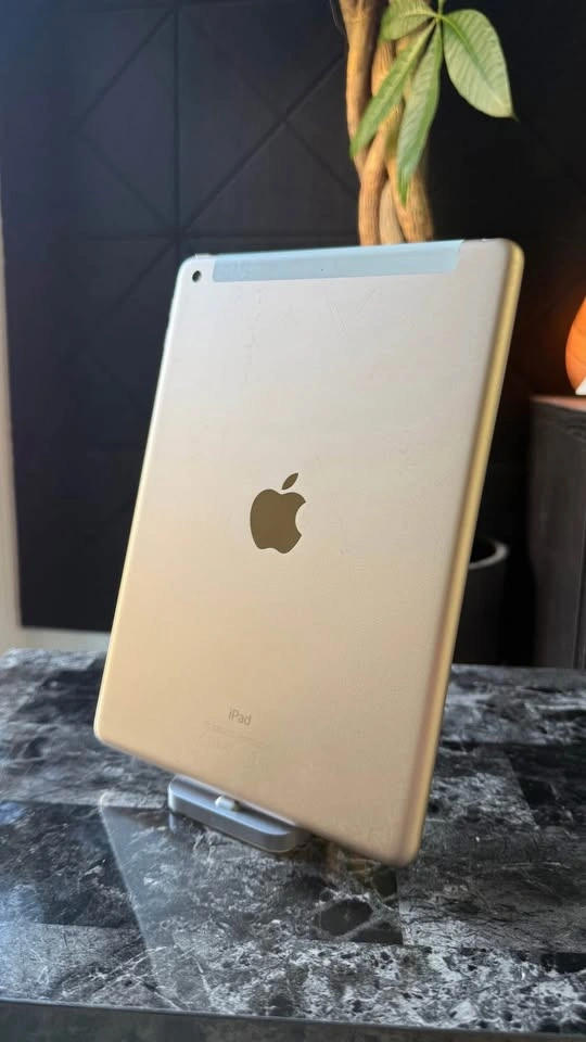 iPad 5th gen 128gb - photo 3