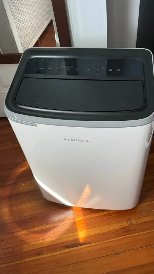 Frigidaire Portable AC Unit - photo 3