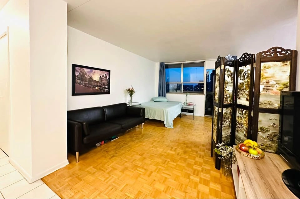 Sublet one bedroom apartment downtown
