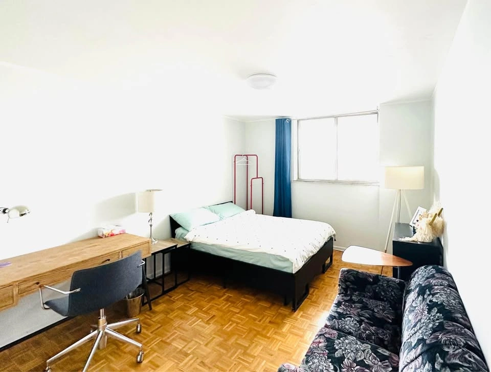 Sublet one bedroom apartment downtown - photo 5