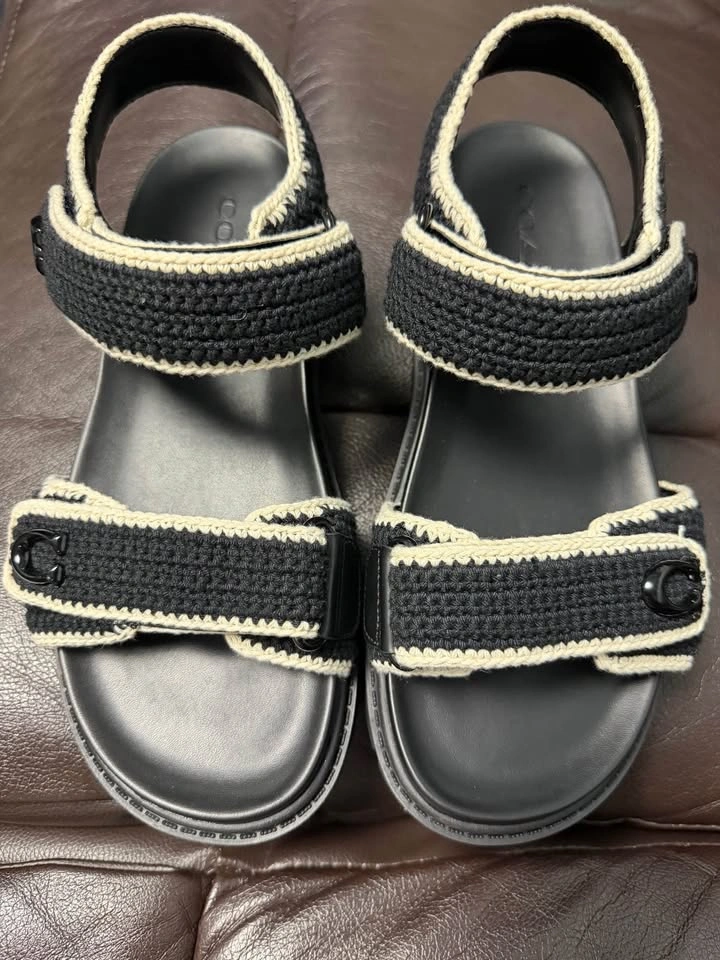 Brand new women Coach Bynn Sandals size 7.5 - photo 2