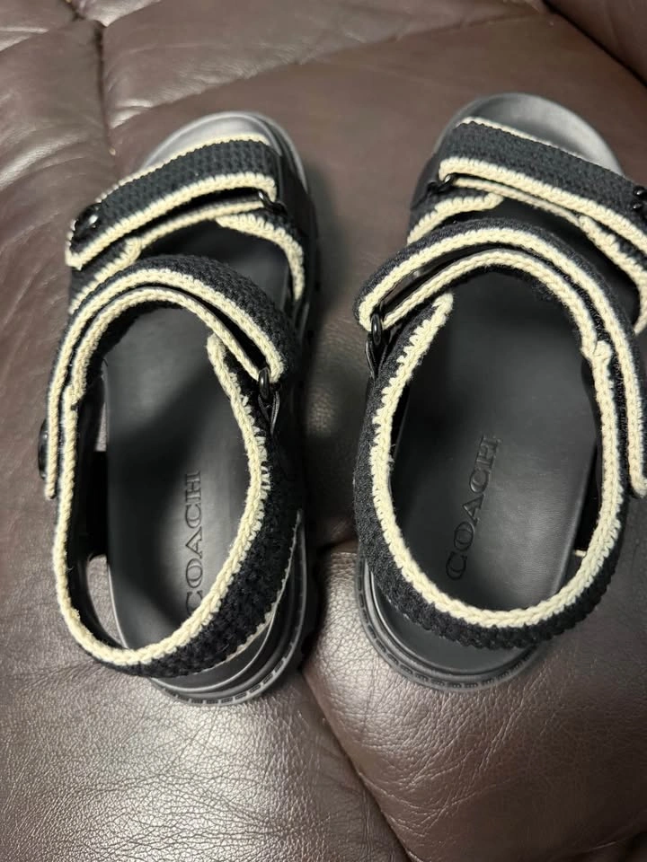 Brand new women Coach Bynn Sandals size 7.5 - photo 5